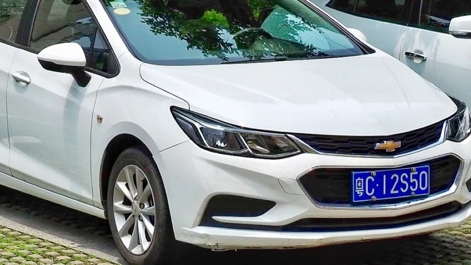 Chevrolet Cruze LTZ 1.8 AT - ảnh chi tiết 2