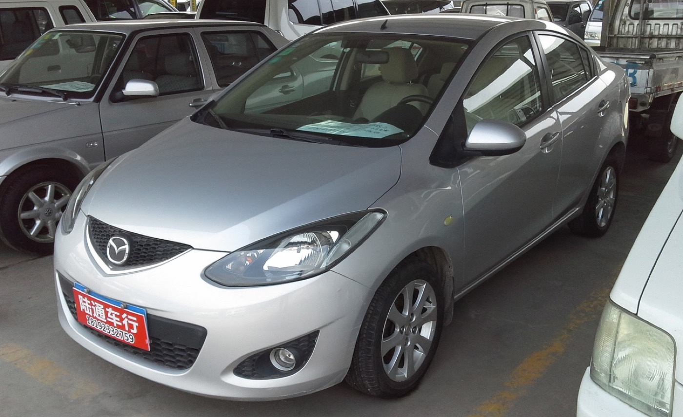 Mazda2 1.5 AT